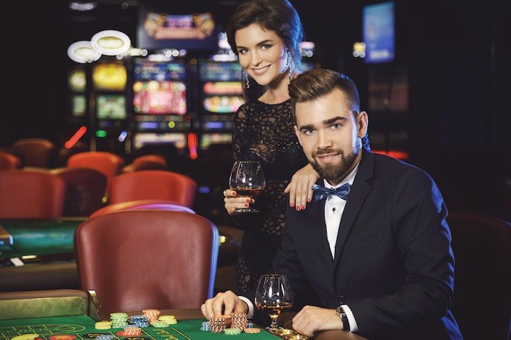 Antarmuka aplikasi dagelan4d menampilkan slot, live casino, dan opsi pembayaran