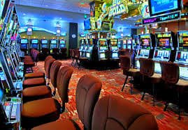 Papan taruhan Infinite Blackjack dengan opsi nominal chip